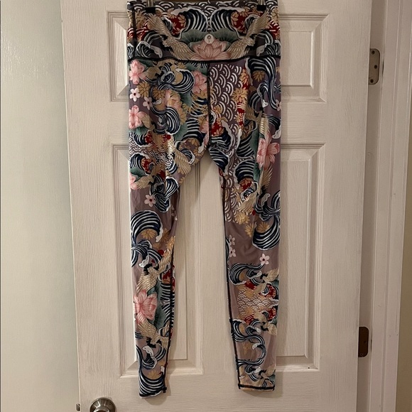 Yoga Democracy Sz L Unique Pattern Leggings - Picture 5 of 5